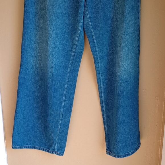 Universal Threads Relaxed Wide Leg Medium Wash Denim 100% Cotton Size 6/28R - Picture 3 of 9